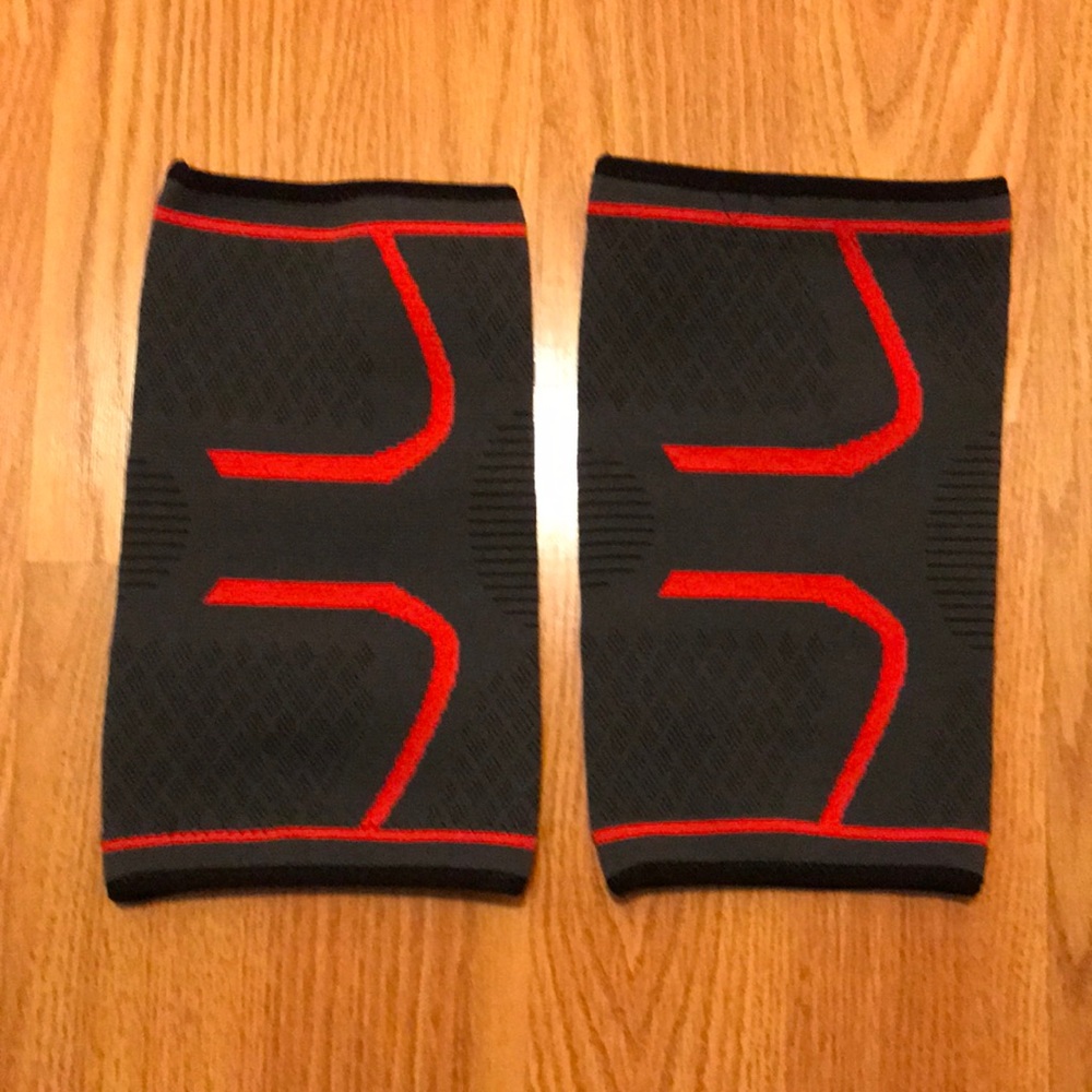 NWOT Japanese Knee Pads in Sz. XS/S